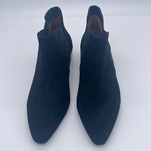 L’Amour Des Pieds Suede Chelsea Boots